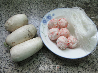 粉丝虾味球煮萝卜的做法步骤：1