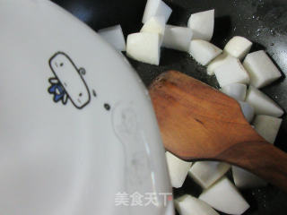 粉丝虾味球煮萝卜的做法步骤：5