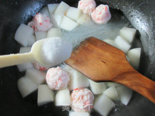 粉丝虾味球煮萝卜的做法步骤：8