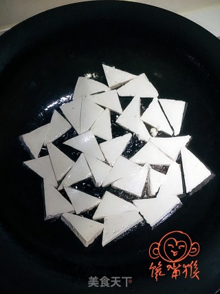 丝瓜烧豆腐的做法步骤：3