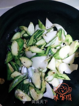 丝瓜烧豆腐的做法步骤：7