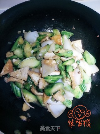 丝瓜烧豆腐的做法步骤：9