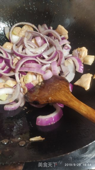 鸡胸肉炒洋葱青椒的做法步骤：6