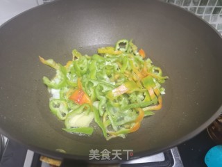 尖椒炒荷包蛋的做法步骤：6