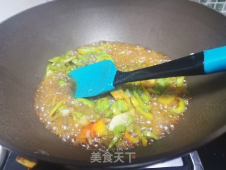 尖椒炒荷包蛋的做法步骤：9