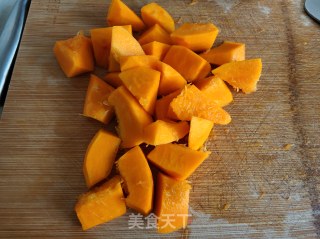 红烧南瓜的做法步骤：1