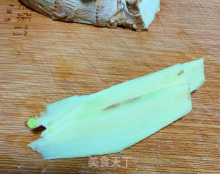 松茸菌菇糯米蒸排骨的做法步骤：2