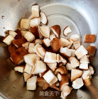 松茸菌菇糯米蒸排骨的做法步骤：8