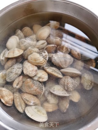 花蛤粉丝的做法步骤：3