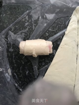 手抓饼卷火腿肠的做法步骤：4