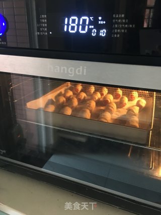 手抓饼卷火腿肠的做法步骤：7