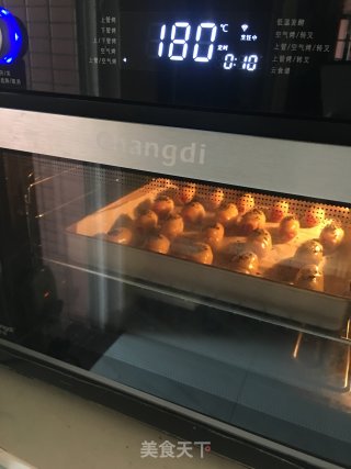 手抓饼卷火腿肠的做法步骤：9
