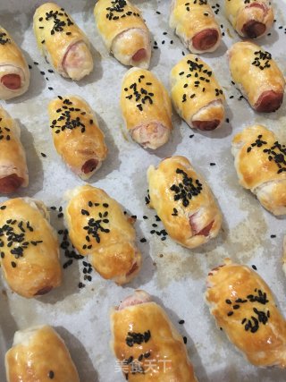 手抓饼卷火腿肠的做法步骤：10