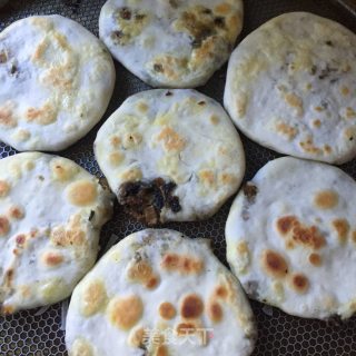 梅菜鲜肉饼的做法步骤：9