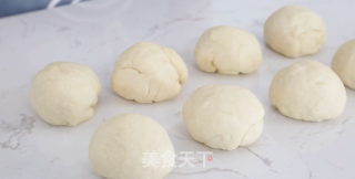 早餐首选—香肠面包的做法步骤：4