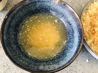 金针菇这样做，比肉还好吃，零失败的蒜蓉金针菇的做法步骤：10