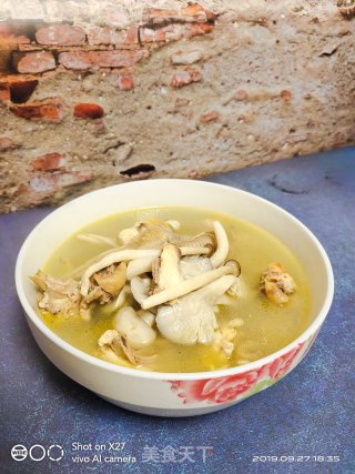 鸡肉蘑菇鲜汤的做法步骤：6