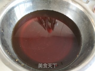 姬松茸茶树菇炖鸡腿的做法步骤：4