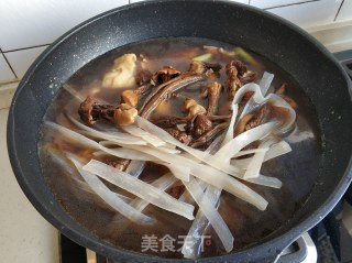 姬松茸茶树菇炖鸡腿的做法步骤：11