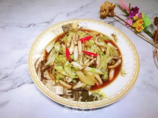 卷心菜炒鱿鱼须的做法步骤：11