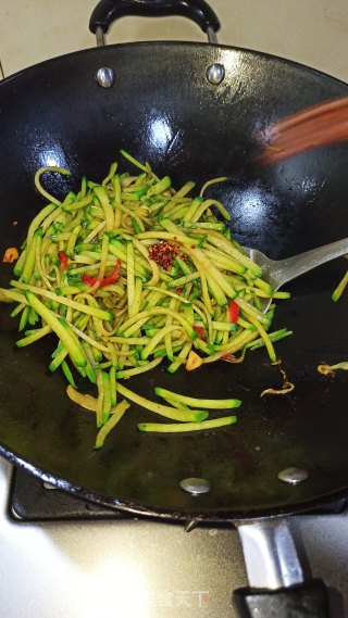 白萝卜炒粉条的做法步骤：8