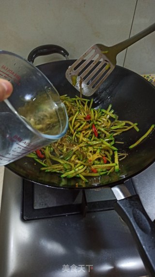 白萝卜炒粉条的做法步骤：10