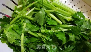 香芹牛肉的做法步骤：1