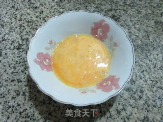 鸭蛋大葱炒年糕的做法步骤：2