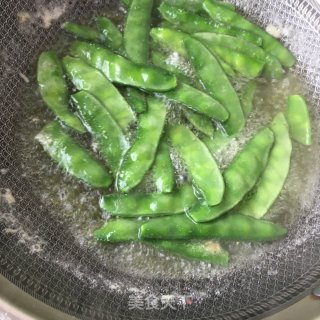 梅豆炒大虾的做法步骤：5