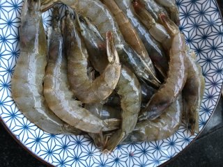 梅豆炒大虾的做法步骤：8