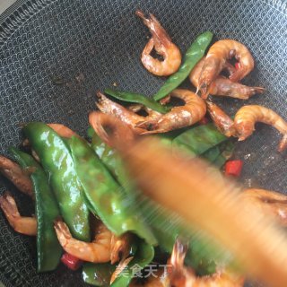 梅豆炒大虾的做法步骤：20