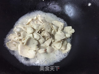 西蓝花炒肉片的做法步骤：4