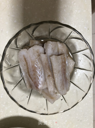 香煎鳕鱼的做法步骤：2