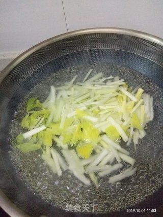 西芹炒豆干的做法步骤：3