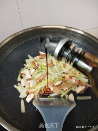 西芹炒豆干的做法步骤：8