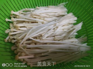 金针菇西红柿汤的做法步骤：2