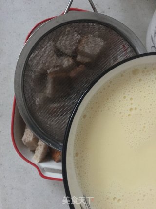 牛奶吐司布丁的做法步骤：3