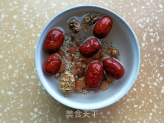 芡实莲子老鸭煲的做法步骤：4