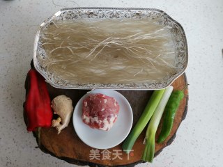 蚂蚁上树的做法步骤：1