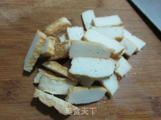鱼豆腐青菜炒年糕的做法步骤：2