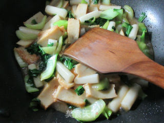 鱼豆腐青菜炒年糕的做法步骤：8
