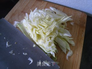 圆白菜炒豆腐干的做法步骤：3
