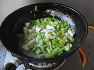 鱼丸烧芹菜的做法步骤：9