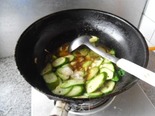 杏鲍菇炒黄瓜片的做法步骤：8