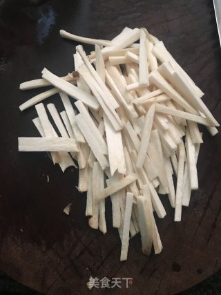 杏鲍菇炒牛肉的做法步骤：1