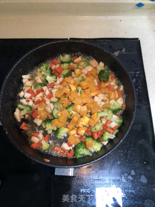 三蔬鸡丁烩饭的做法步骤：2