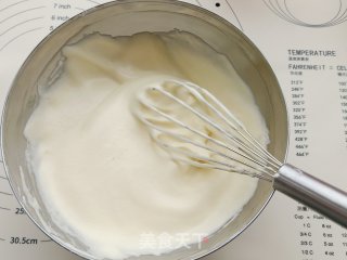 国庆版草莓奶油纸杯蛋糕的做法步骤：7