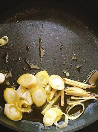 茄汁肉片汤面的做法步骤：2