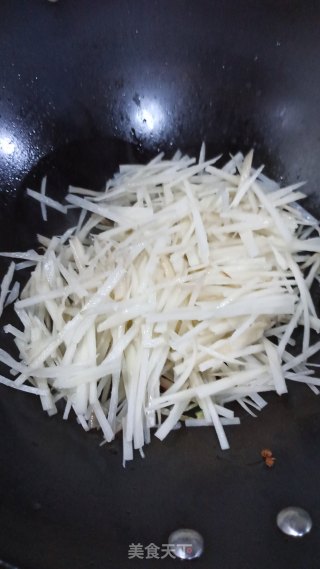 藕丝炒肉的做法步骤：6