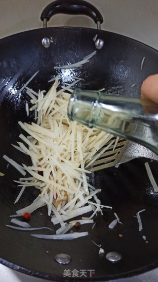 藕丝炒肉的做法步骤：7